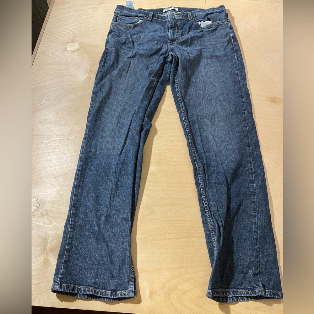 Signature by Levi Strauss Jeans 36 x 34 (LO)